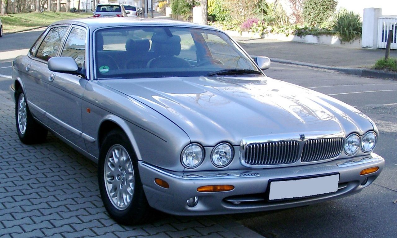 1997 – 2002 Jaguar XJ